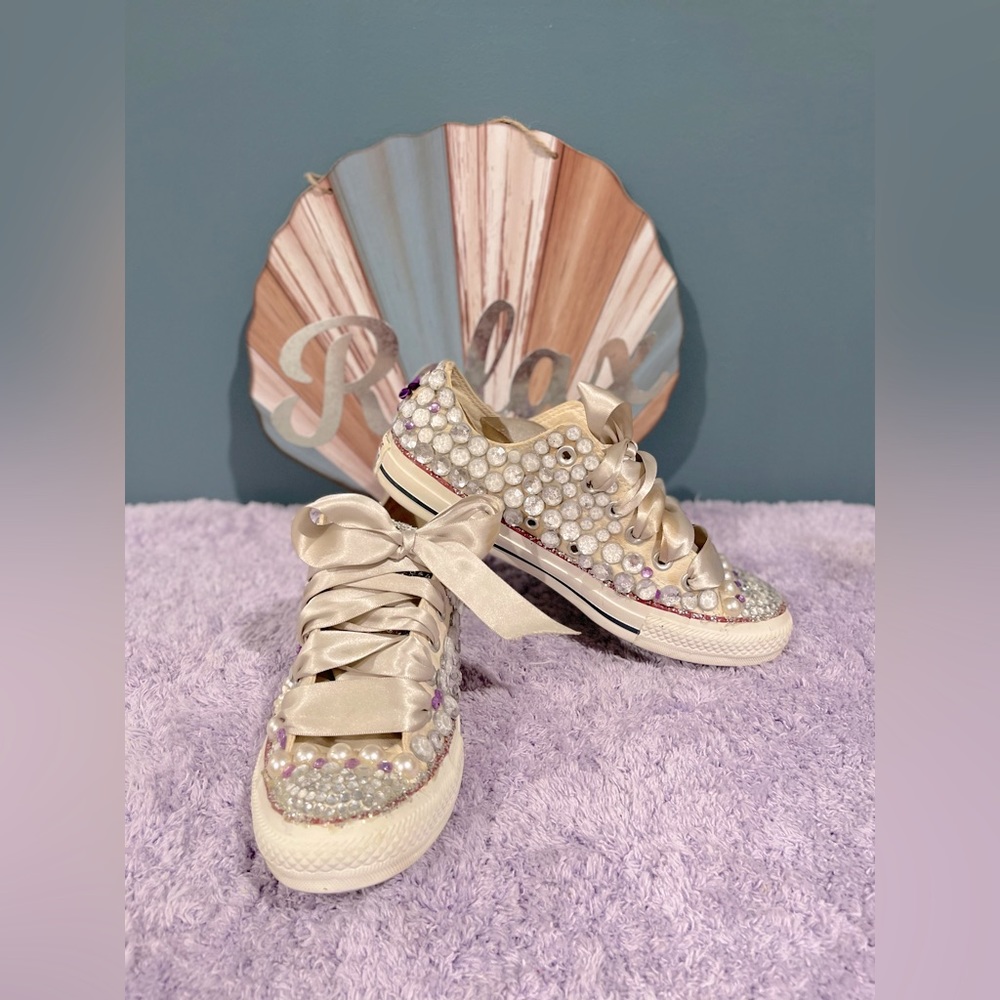 Converse All Star Bedazzled Bejeweled Ribbon Laces Low Top Women’s 8/ Men’s 6
